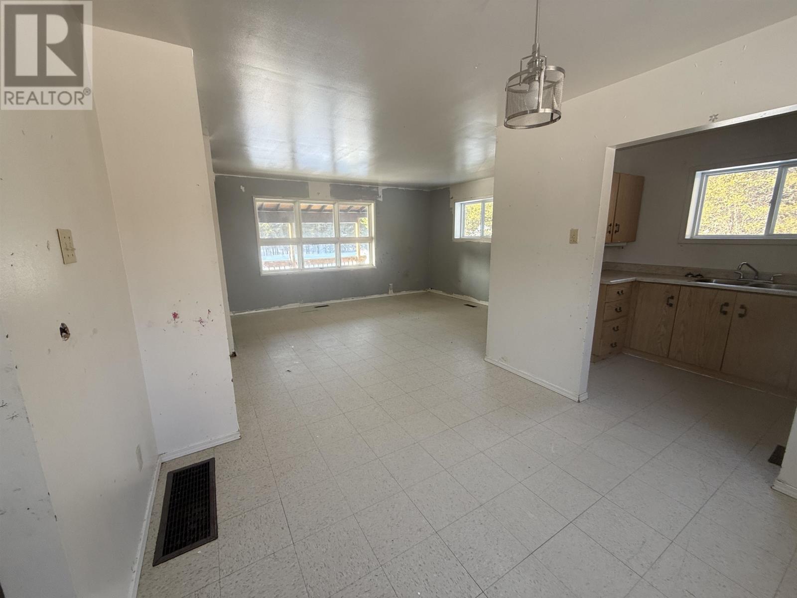 14 Superior Ave, Ignace, Ontario  P0T 1T0 - Photo 5 - TB2600367