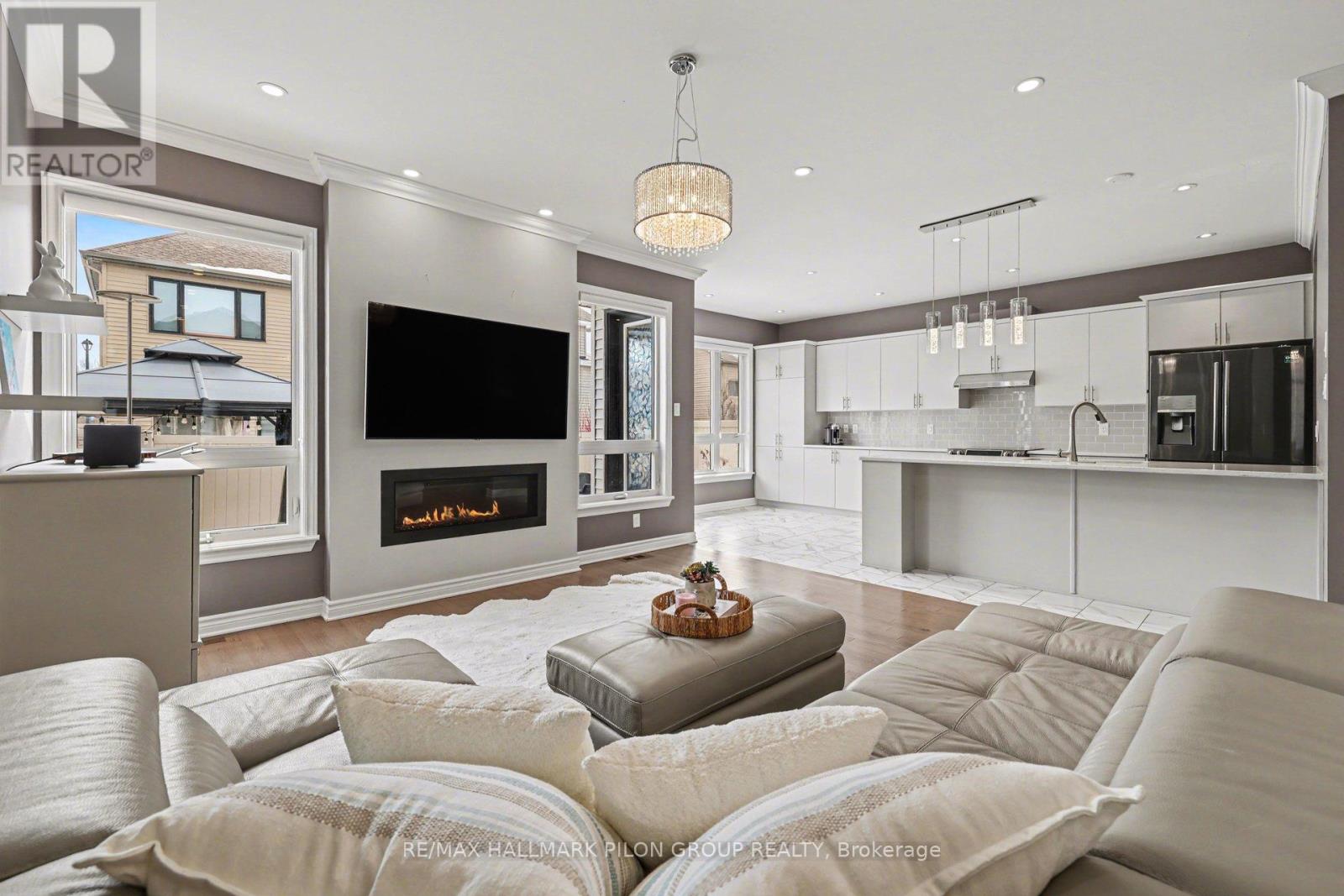 266 Shinleaf Crescent, Ottawa, Ontario  K1W 0J2 - Photo 2 - X13056776