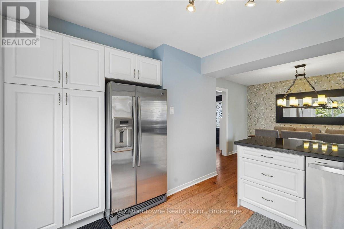 149 Ward Court, Oakville, Ontario  L6L 5X7 - Photo 14 - W13056784