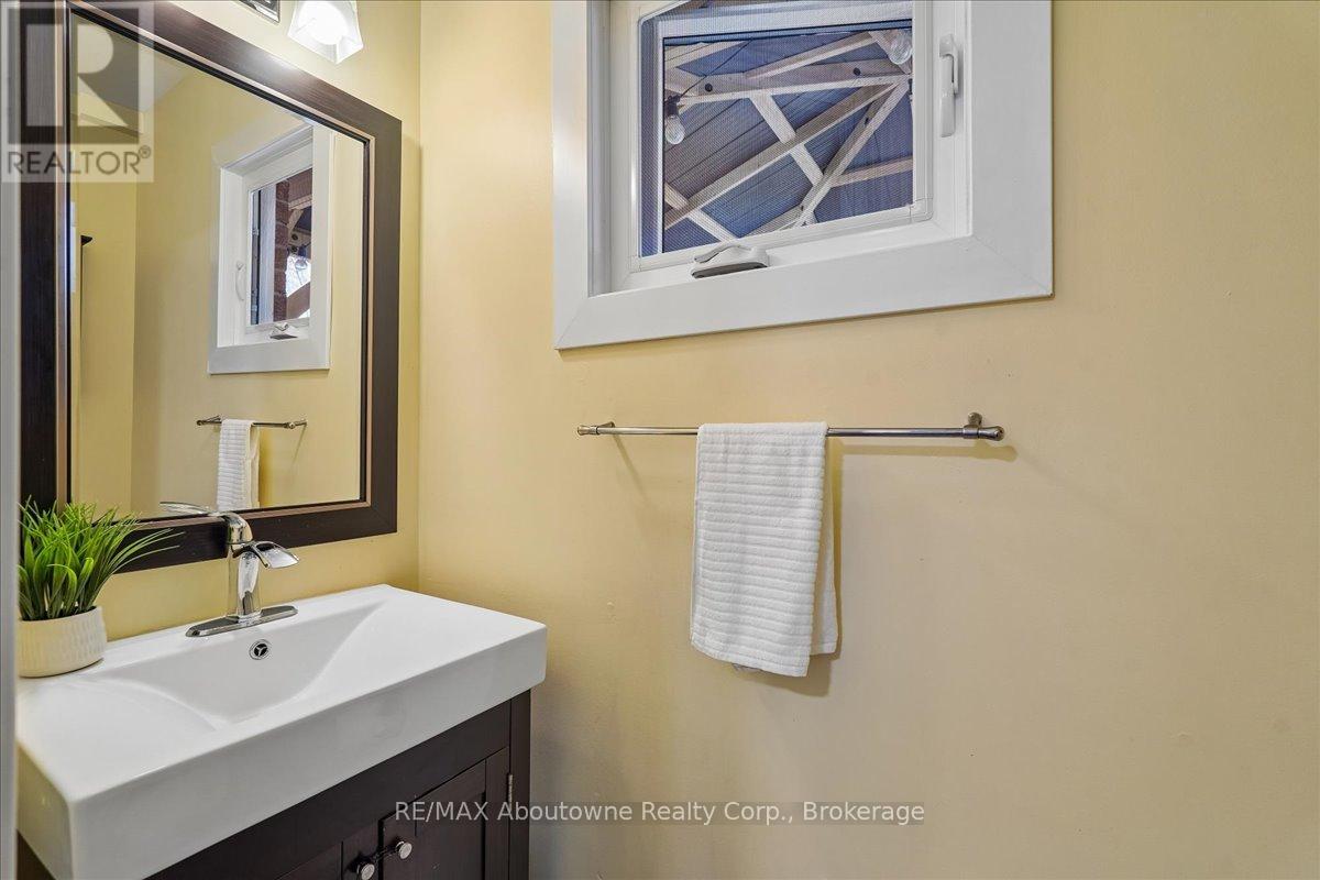 149 Ward Court, Oakville, Ontario  L6L 5X7 - Photo 16 - W13056784