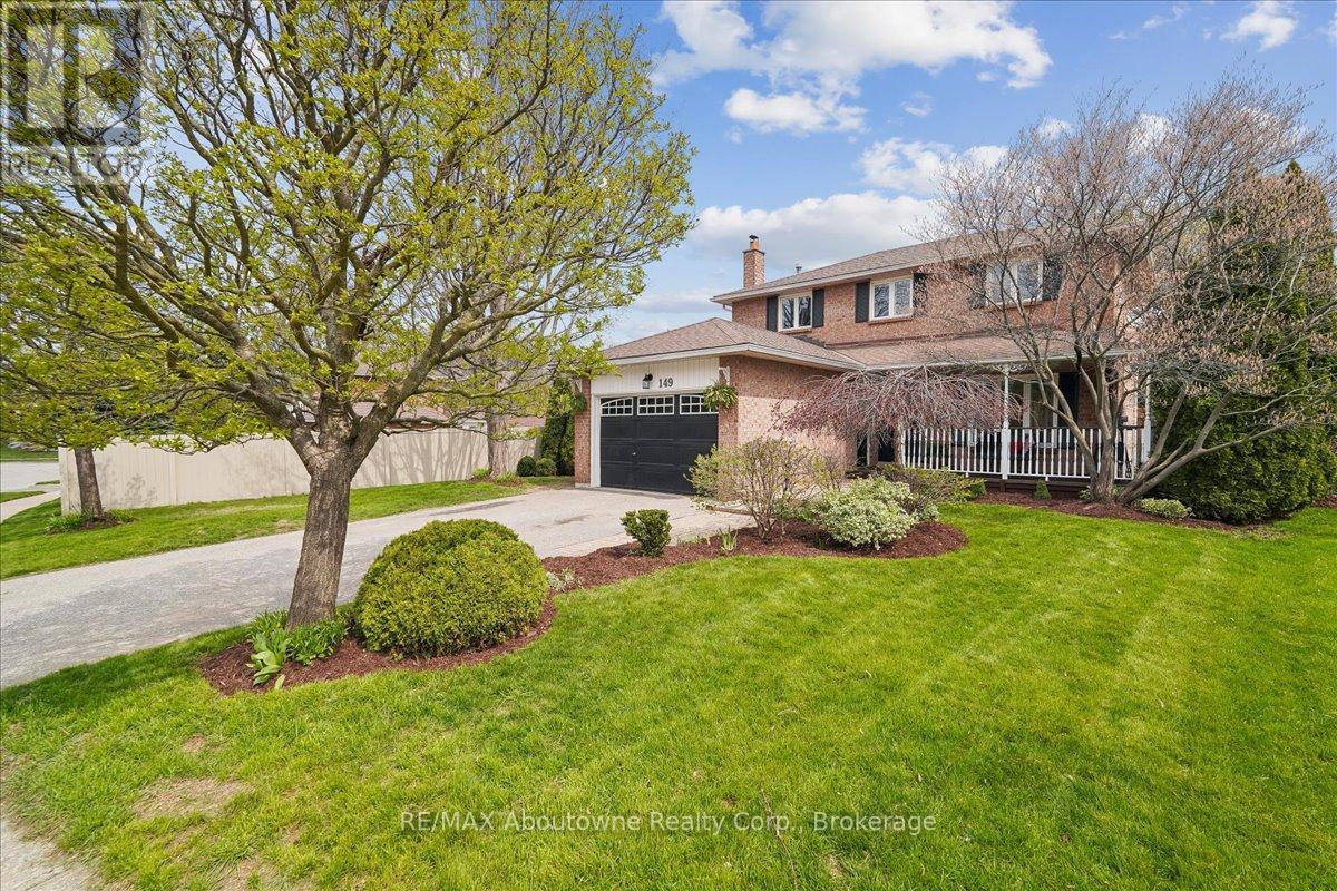 149 Ward Court, Oakville, Ontario  L6L 5X7 - Photo 3 - W13056784