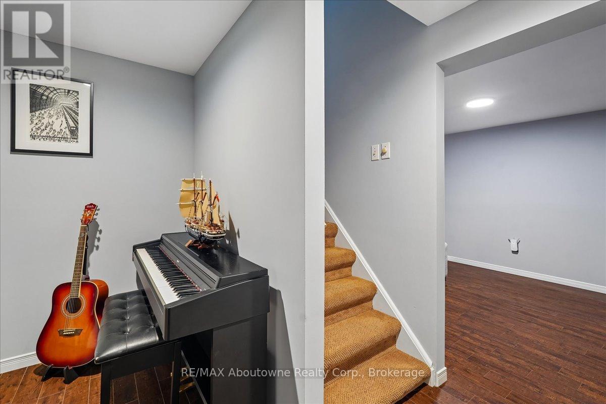 149 Ward Court, Oakville, Ontario  L6L 5X7 - Photo 32 - W13056784