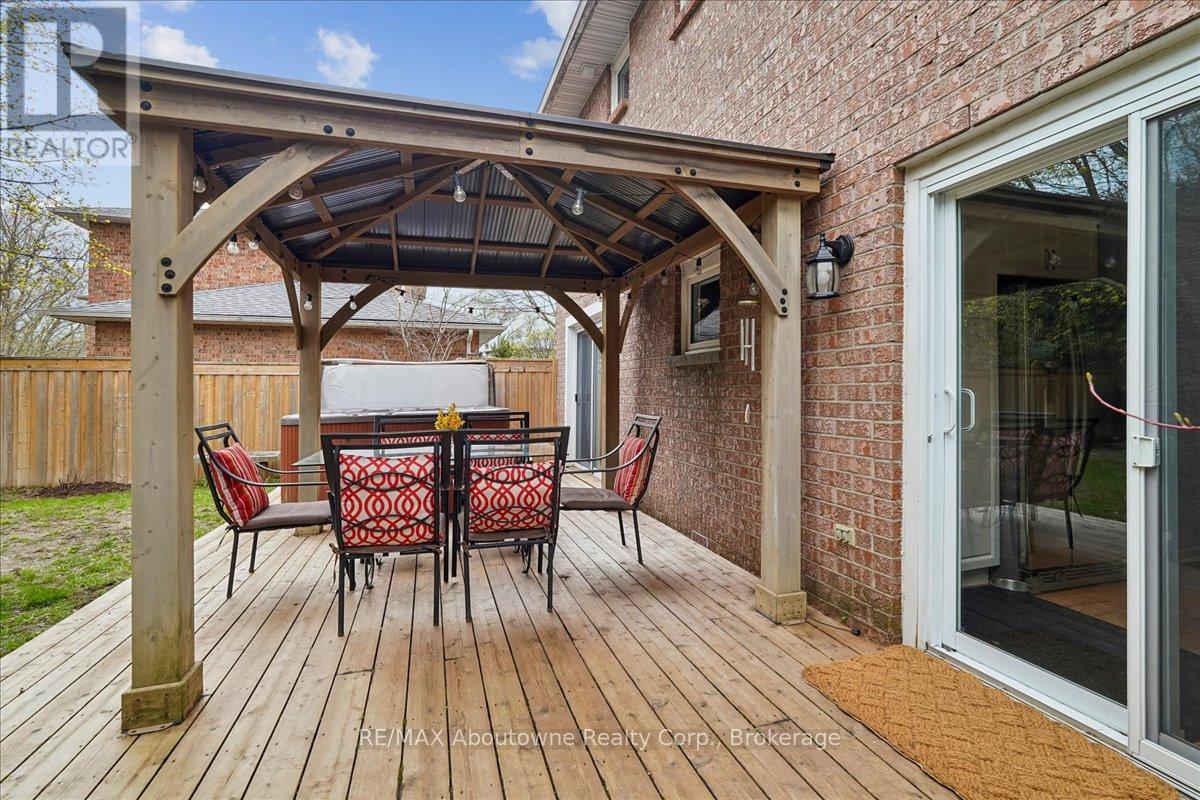 149 Ward Court, Oakville, Ontario  L6L 5X7 - Photo 37 - W13056784