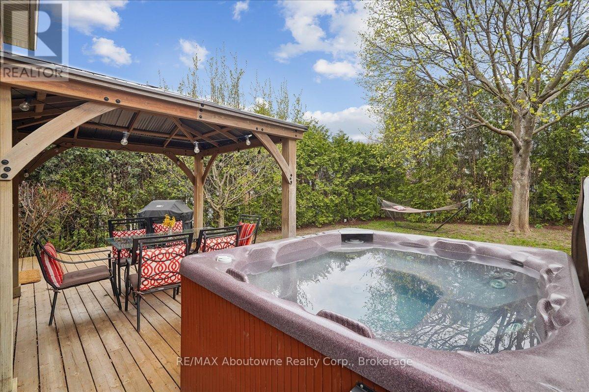 149 Ward Court, Oakville, Ontario  L6L 5X7 - Photo 38 - W13056784