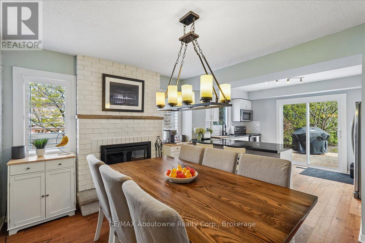 149 Ward Court, Oakville, Ontario  L6L 5X7 - Photo 8 - W13056784