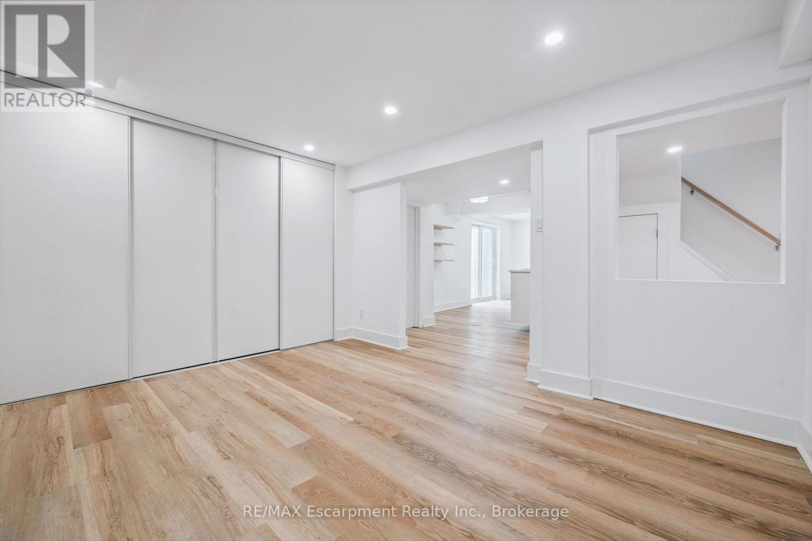 227 Martindale Avenue, Oakville, Ontario  L6H 4K2 - Photo 33 - W13056802