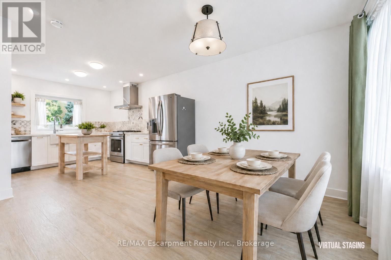 227 Martindale Avenue, Oakville, Ontario  L6H 4K2 - Photo 4 - W13056802