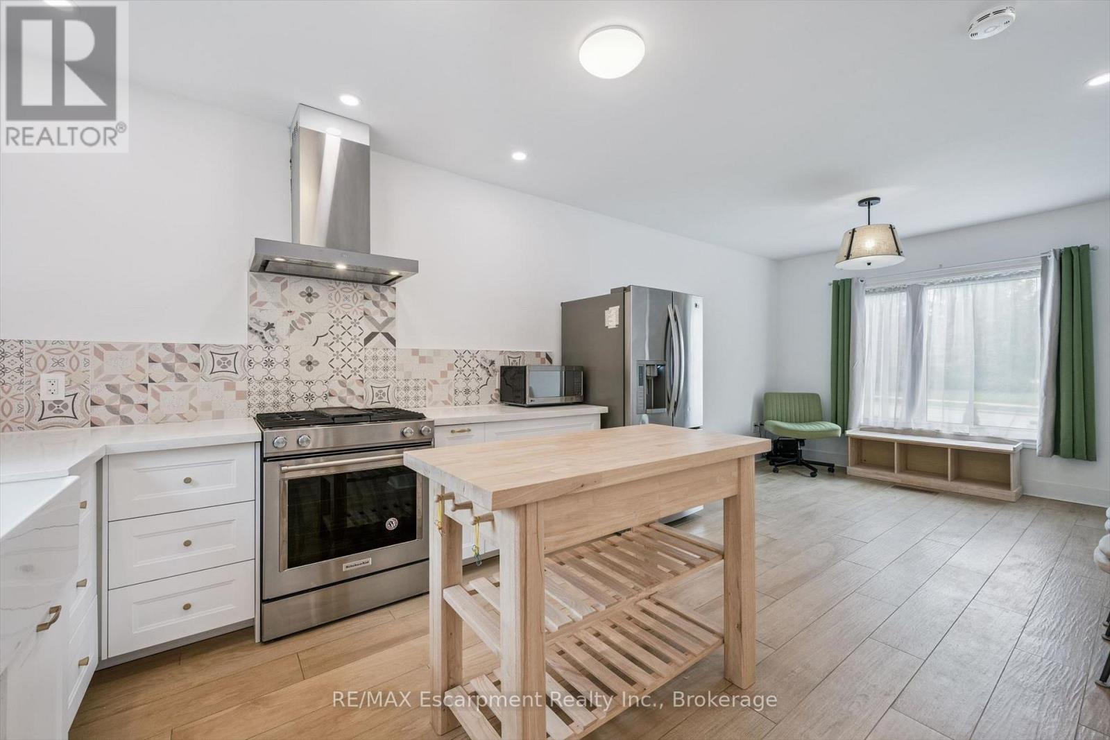 227 Martindale Avenue, Oakville, Ontario  L6H 4K2 - Photo 6 - W13056802