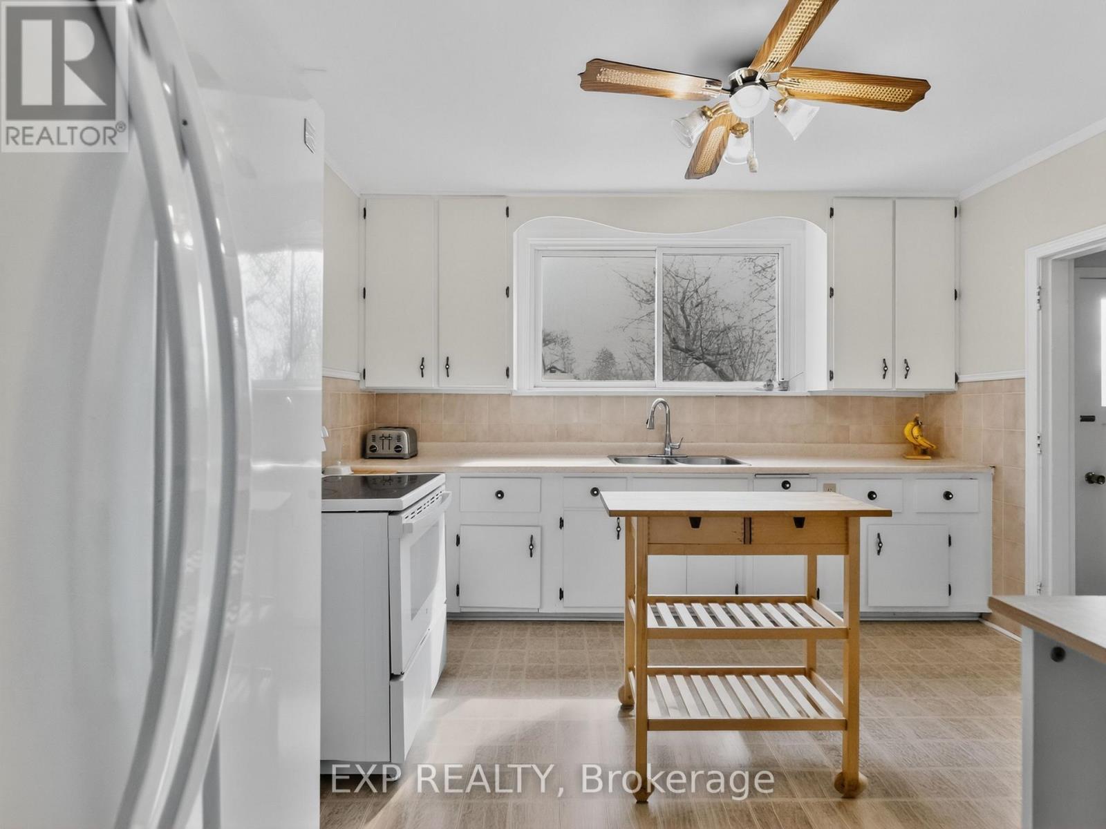 6328 Gore Street, Niagara Falls, Ontario  L2J 1X8 - Photo 14 - X13056638