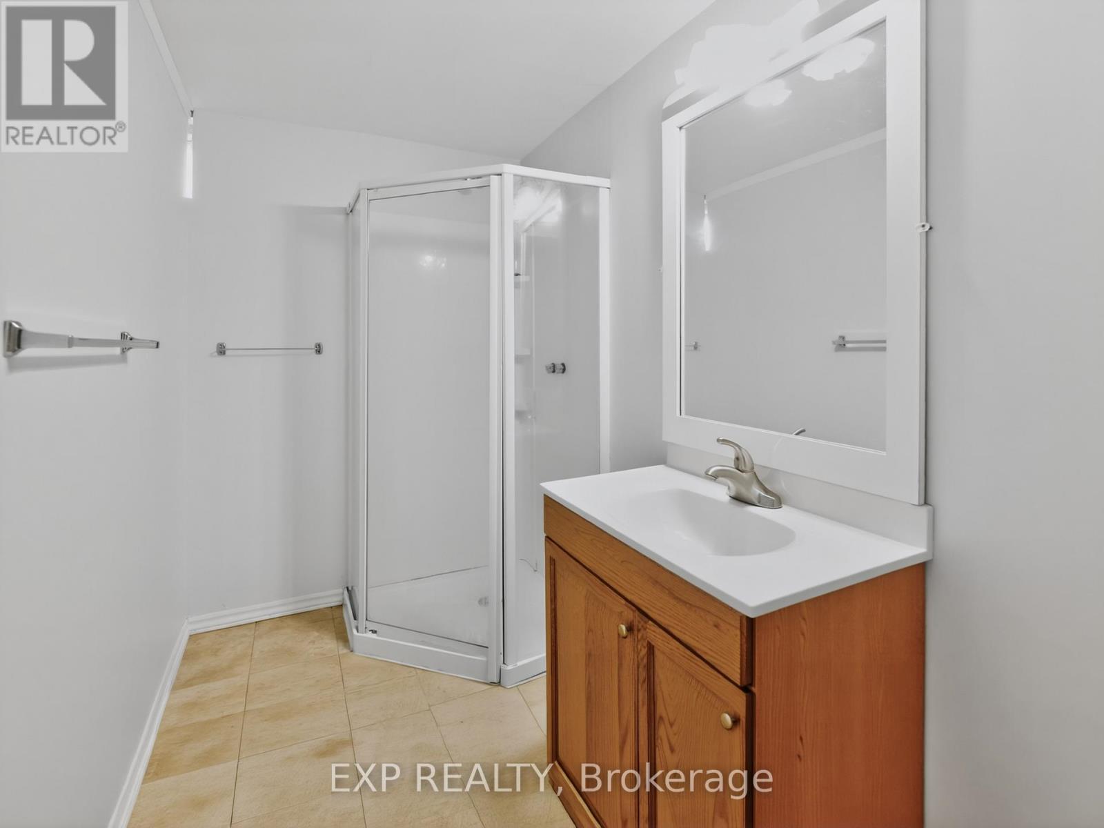 6328 Gore Street, Niagara Falls, Ontario  L2J 1X8 - Photo 34 - X13056638