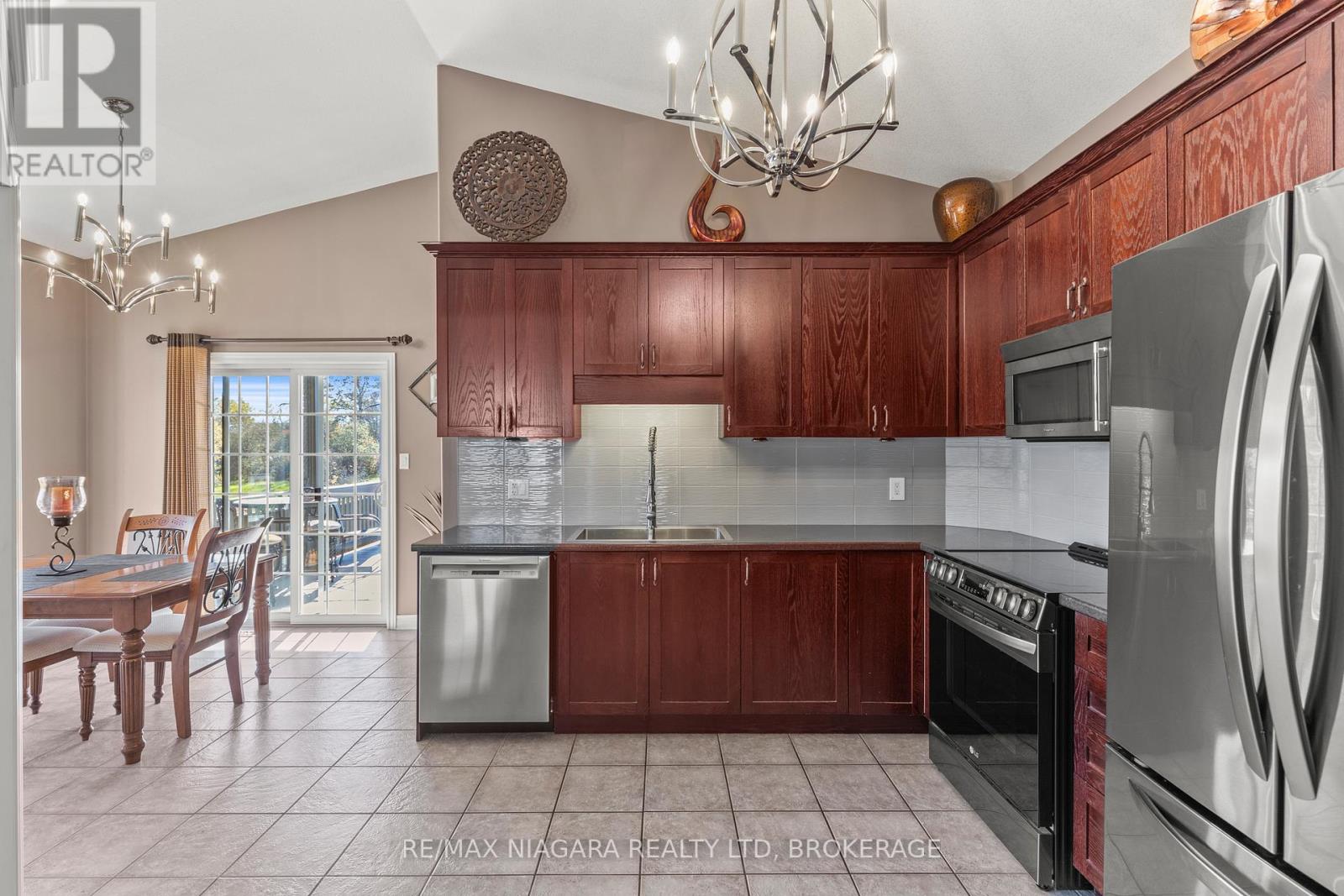 3579 Carver Street, Fort Erie, Ontario  L0S 1S0 - Photo 12 - X13056822