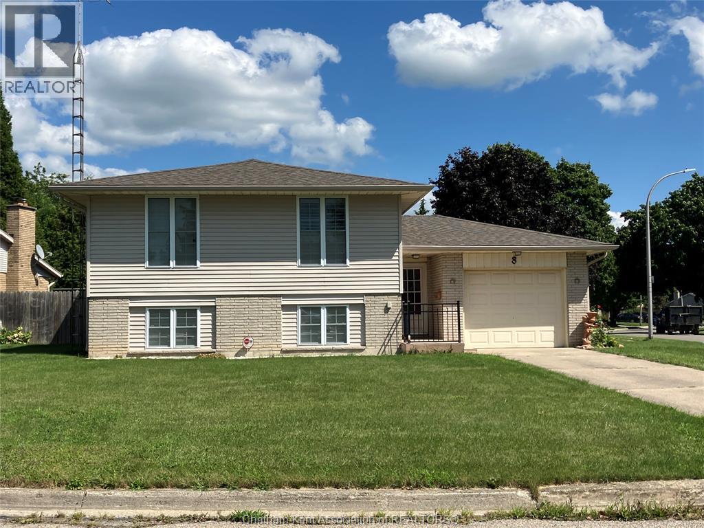 8 REGAL PLACE, Chatham, Ontario
