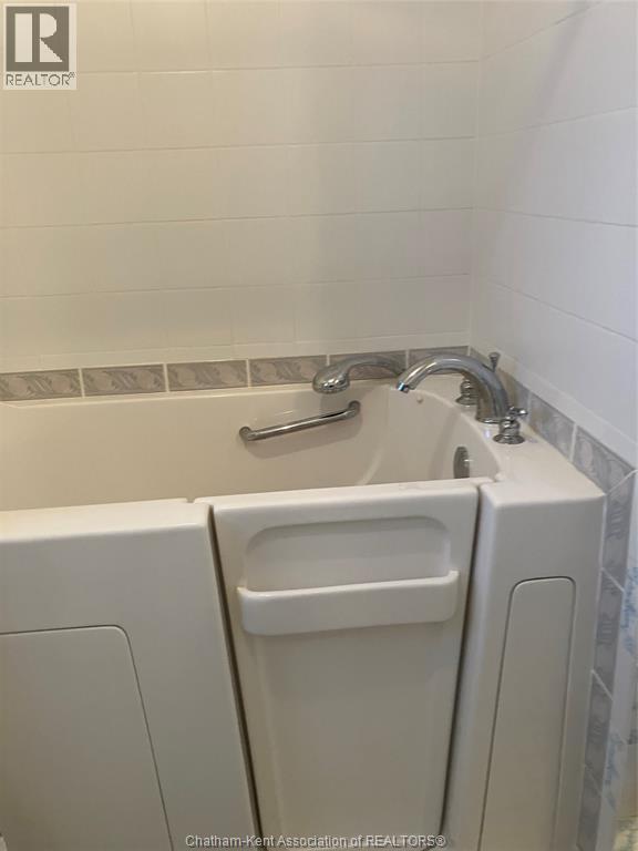 8 Regal Place, Chatham, Ontario  N7M 5P5 - Photo 13 - 25015755