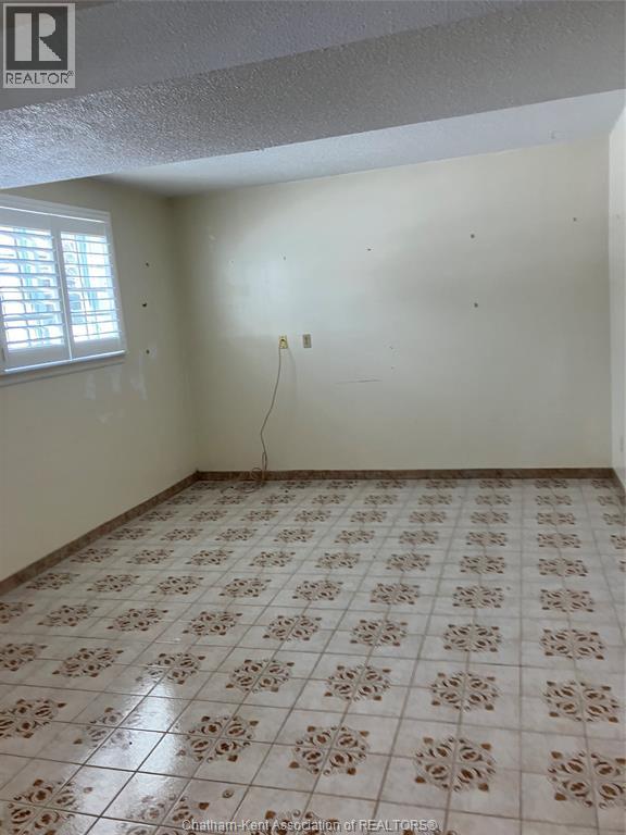 8 Regal Place, Chatham, Ontario  N7M 5P5 - Photo 19 - 25015755