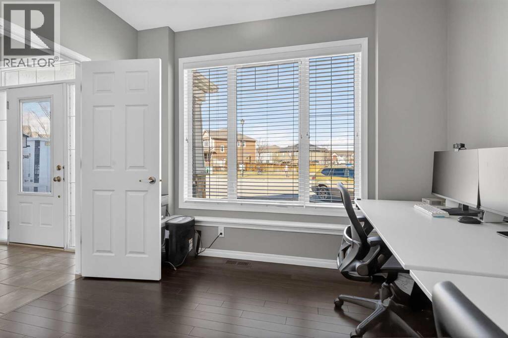 333 Viewpointe Terrace, Chestermere, Alberta  T1X 0T3 - Photo 4 - A2304362