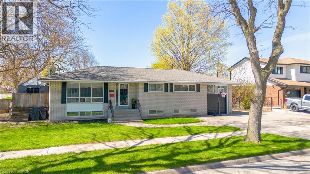 2387 Cyprus Avenue, Burlington, Ontario  L7P 1G5 - Photo 2 - 40825088