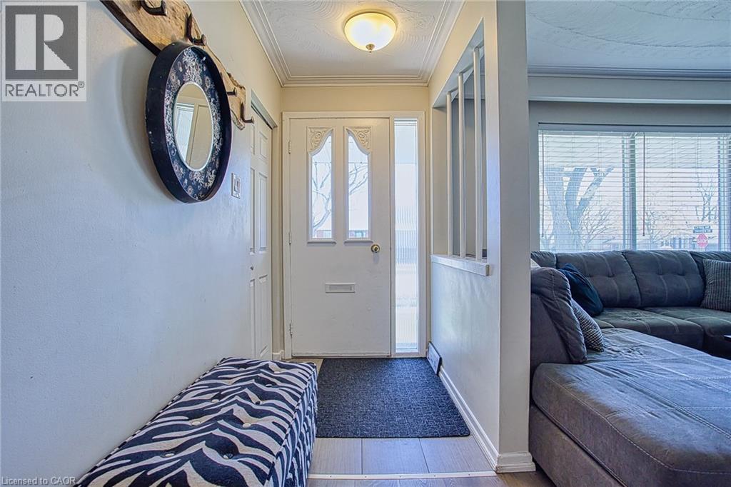 2387 Cyprus Avenue, Burlington, Ontario  L7P 1G5 - Photo 3 - 40825088