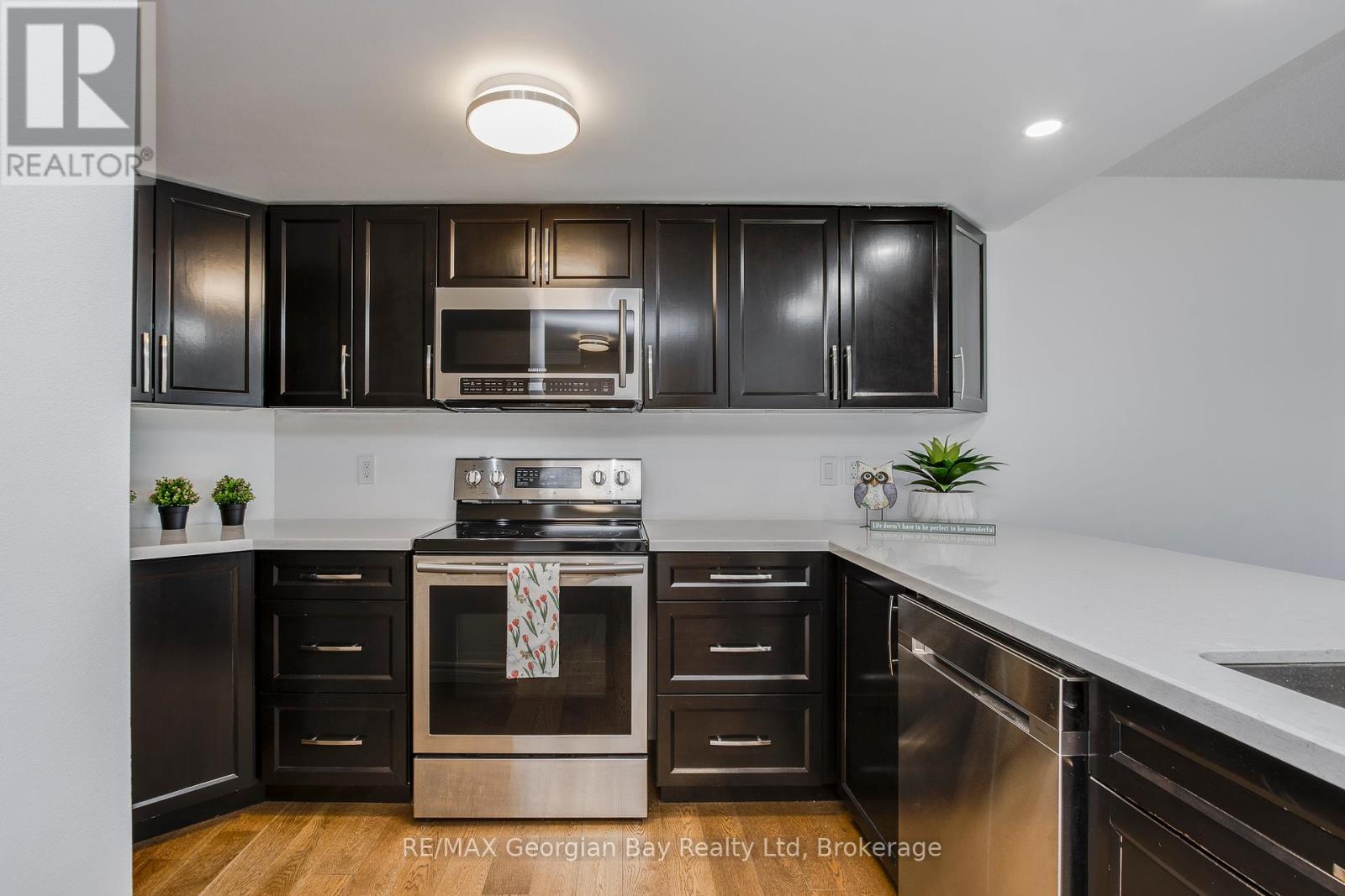 404 - 11 Beck Boulevard, Penetanguishene, Ontario  L9M 2G1 - Photo 7 - S13056718