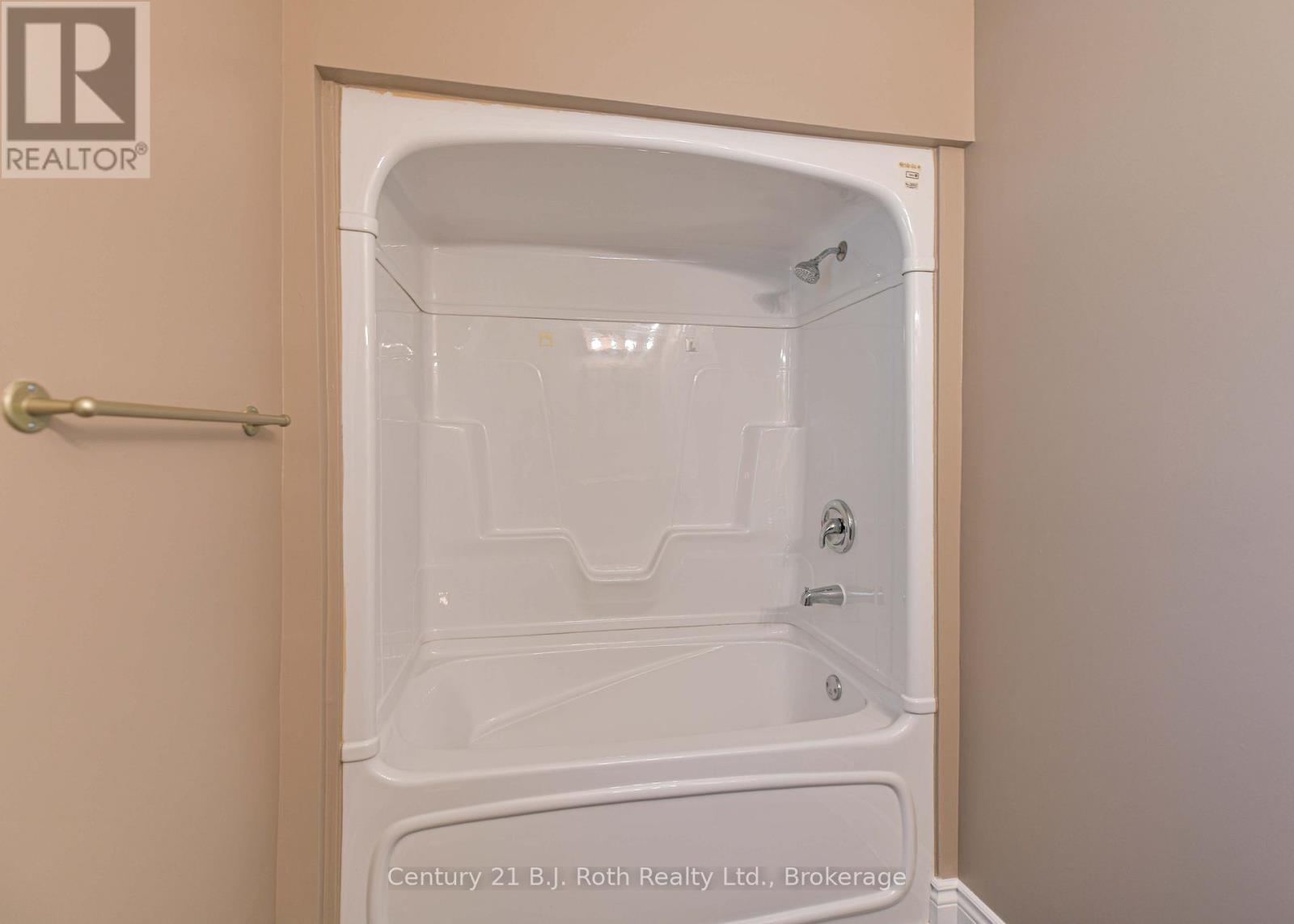 76 Mckenzie Street, Orillia, Ontario  L3V 6A7 - Photo 23 - S13056760