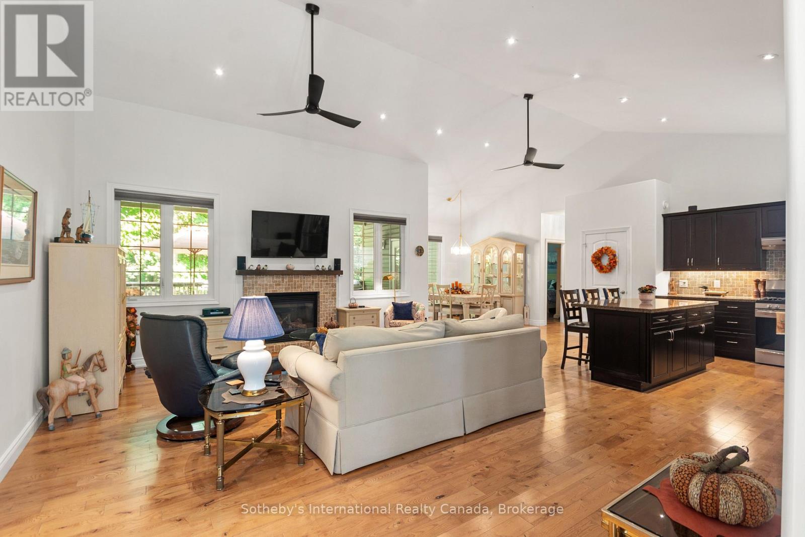 156 Moreau Parkway, Tiny, Ontario  L9M 0H3 - Photo 3 - S13056806