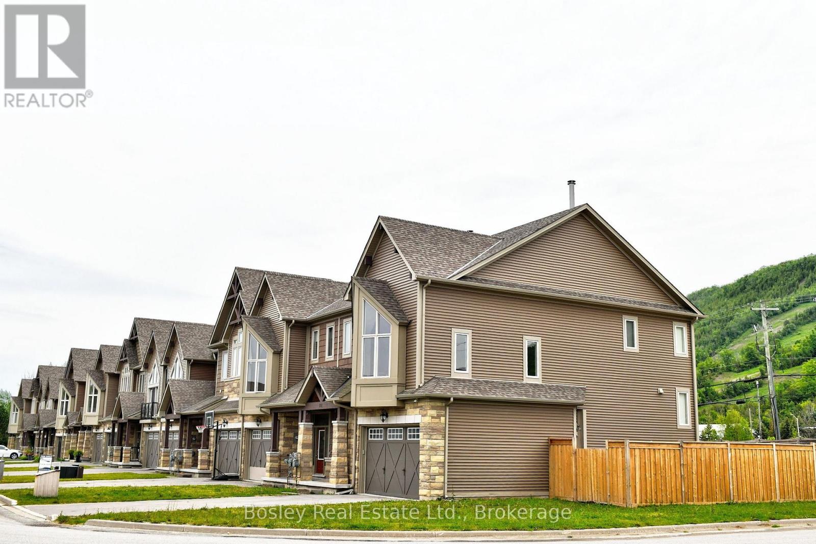 104 Delphi Lane, Blue Mountains, Ontario  N0H 1J0 - Photo 3 - X13056590