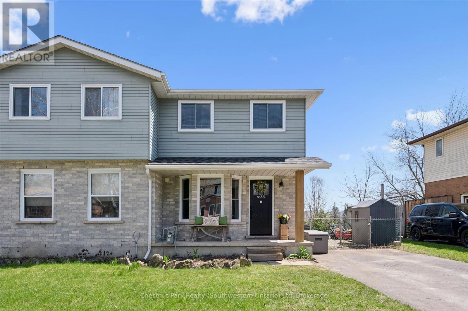 33 WILSON CRESCENT, Centre Wellington, Ontario