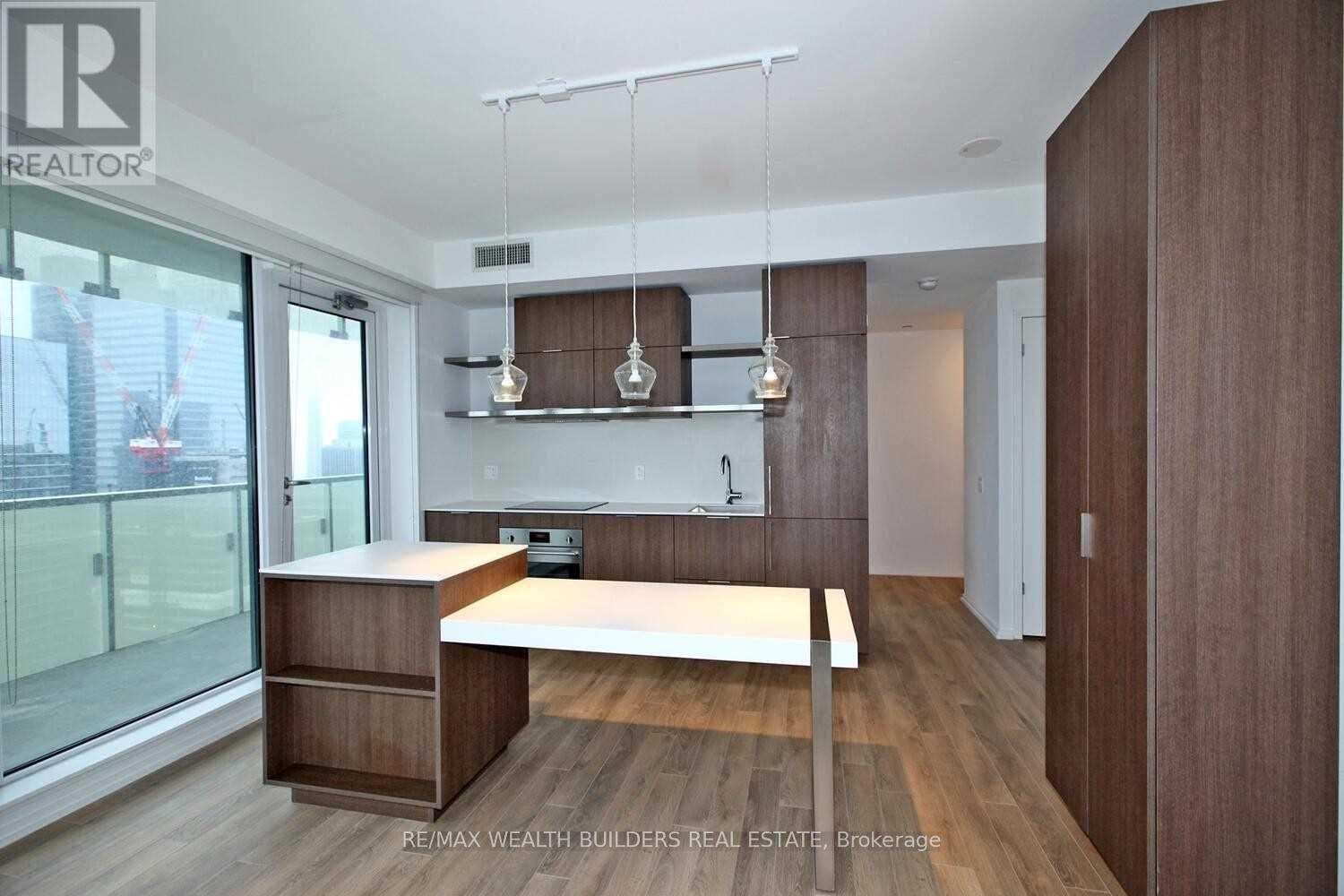 4305 - 197 YONGE STREET, Toronto, Ontario