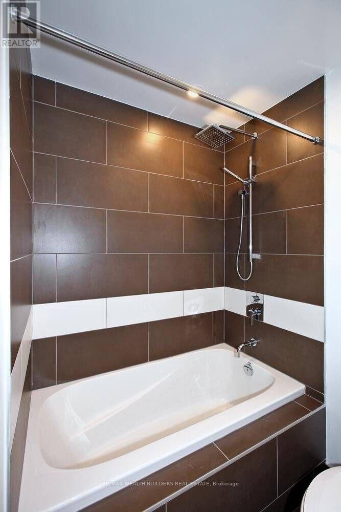 4305 - 197 Yonge Street, Toronto, Ontario  M5B 1M4 - Photo 13 - C13056648