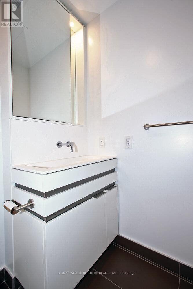 4305 - 197 Yonge Street, Toronto, Ontario  M5B 1M4 - Photo 14 - C13056648