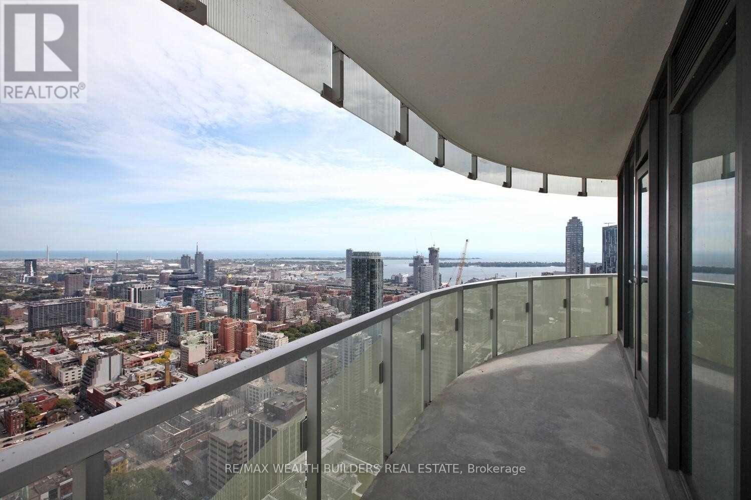 4305 - 197 Yonge Street, Toronto, Ontario  M5B 1M4 - Photo 34 - C13056648