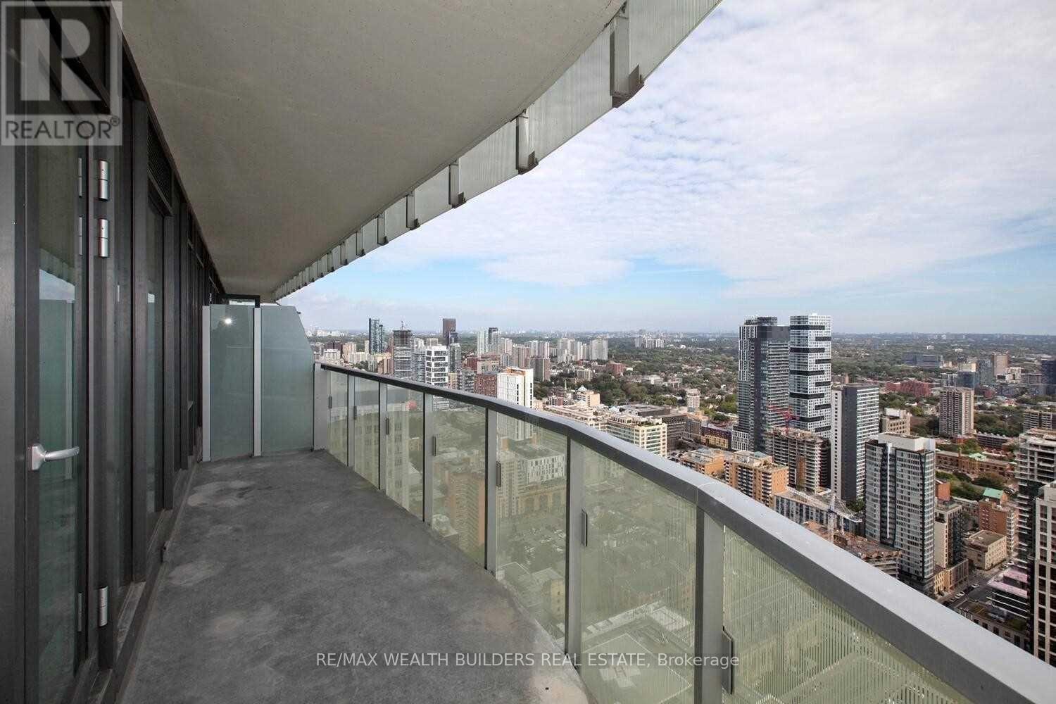 4305 - 197 Yonge Street, Toronto, Ontario  M5B 1M4 - Photo 35 - C13056648