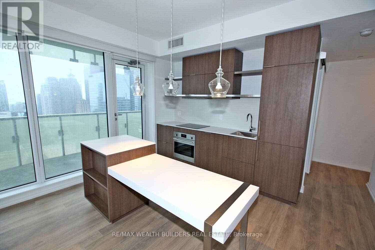 4305 - 197 Yonge Street, Toronto, Ontario  M5B 1M4 - Photo 8 - C13056648