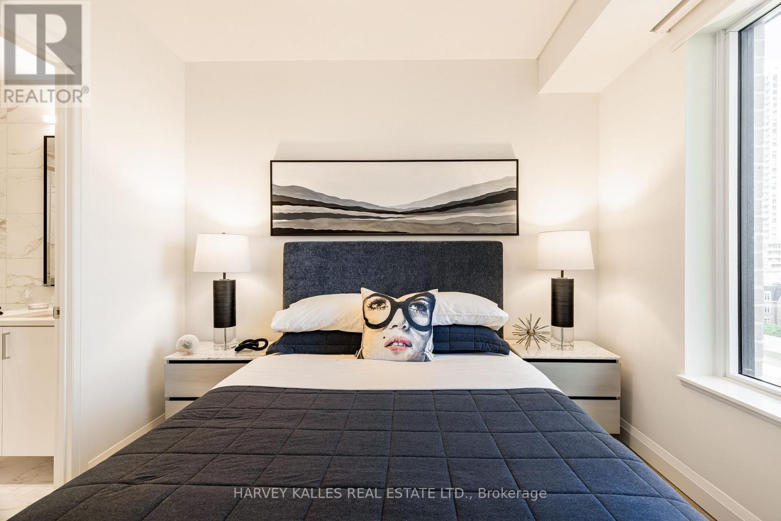 1302 - 71 Redpath Avenue, Toronto, Ontario  M4S 0E1 - Photo 2 - C13056662