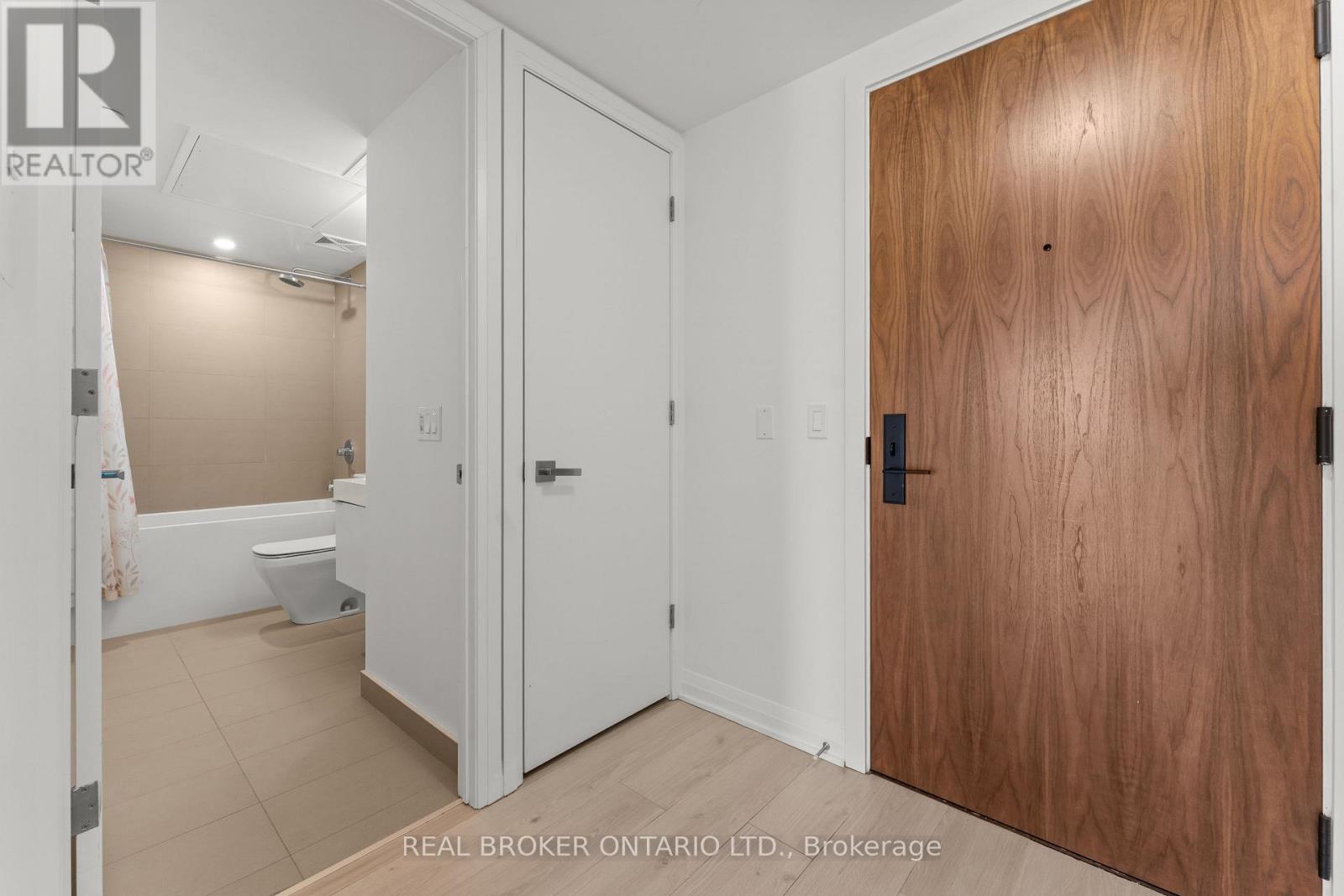 906 - 99 Foxbar Road, Toronto, Ontario  M4V 2G5 - Photo 17 - C13056684