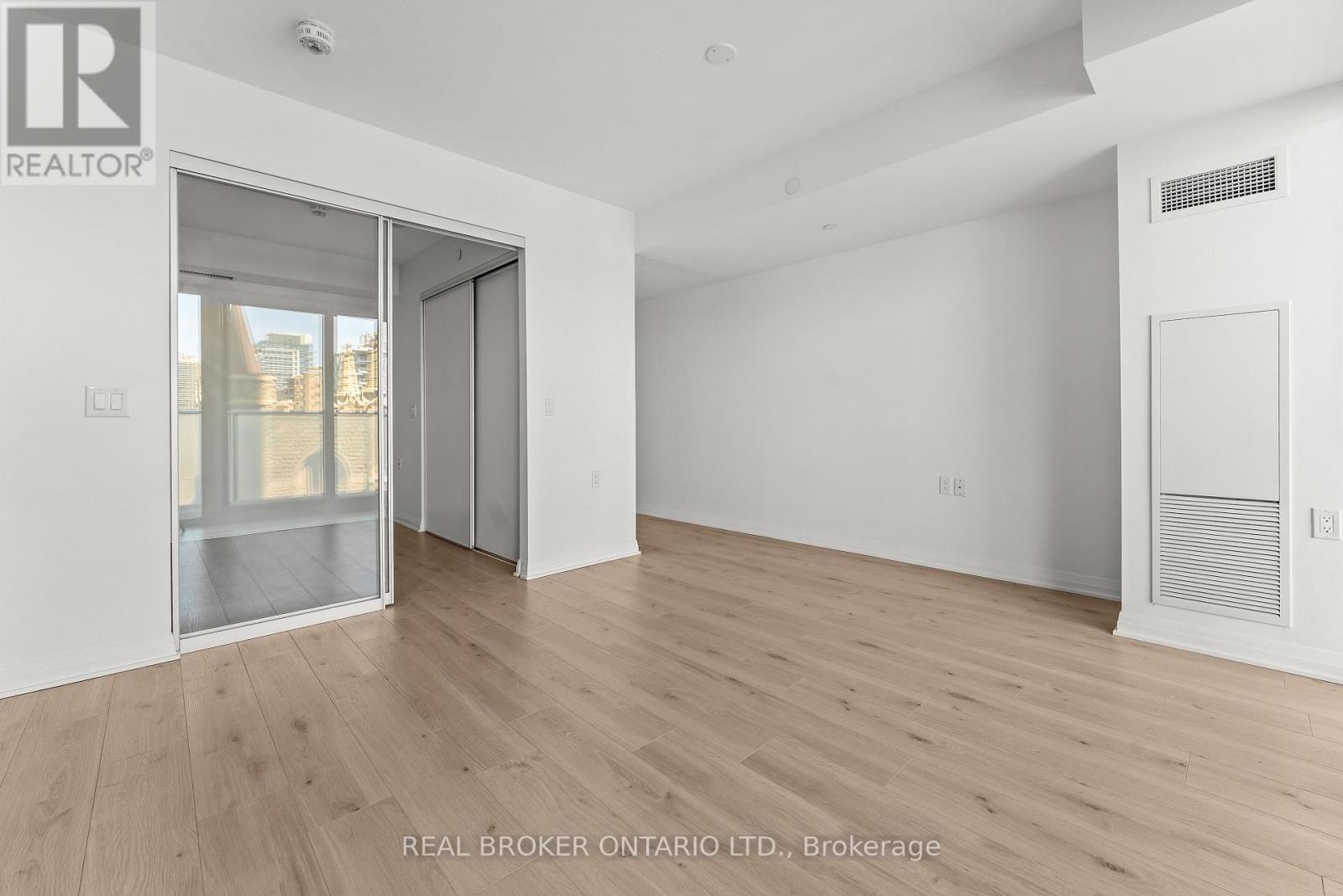 906 - 99 Foxbar Road, Toronto, Ontario  M4V 2G5 - Photo 3 - C13056684