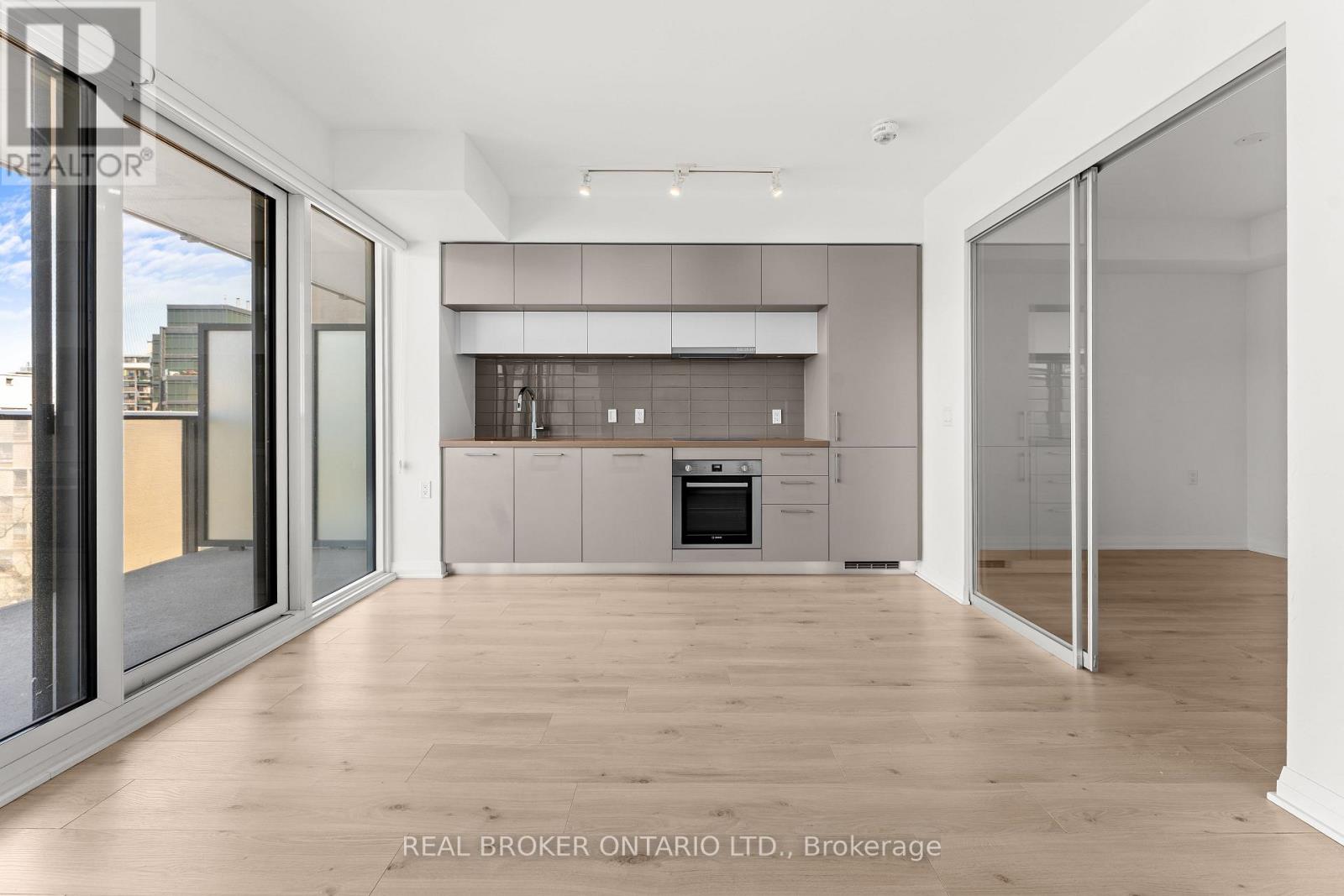 906 - 99 Foxbar Road, Toronto, Ontario  M4V 2G5 - Photo 7 - C13056684