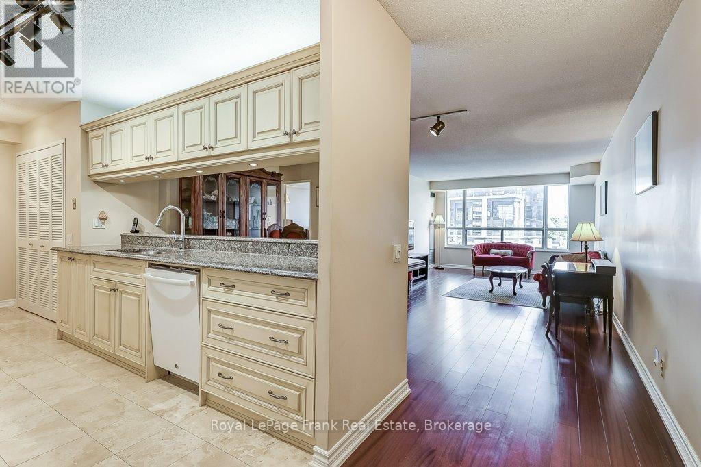 306 - 100 Upper Madison Avenue, Toronto, Ontario  M2N 6M4 - Photo 5 - C13056694