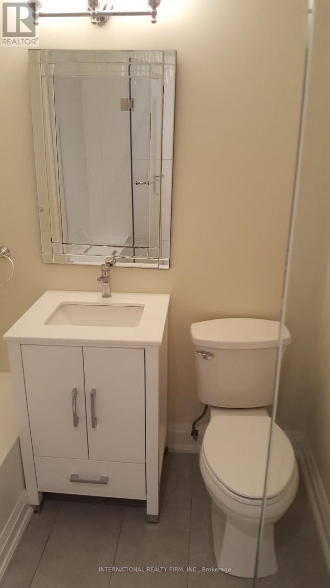 Lower - 24 Duggan Avenue, Toronto, Ontario  M4V 1Y2 - Photo 12 - C13056744