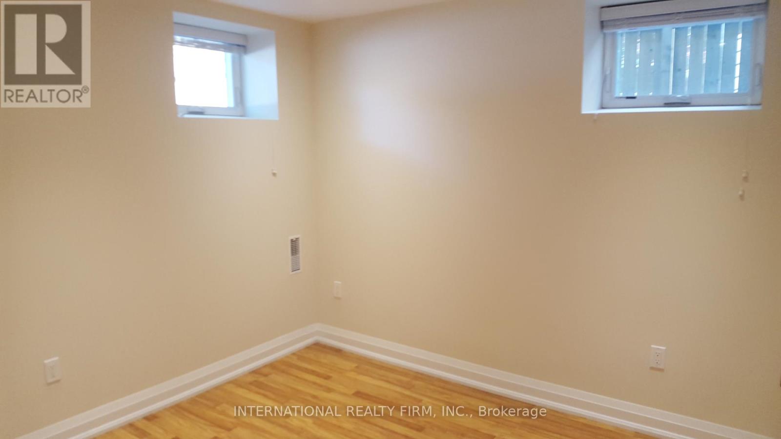 Lower - 24 Duggan Avenue, Toronto, Ontario  M4V 1Y2 - Photo 14 - C13056744