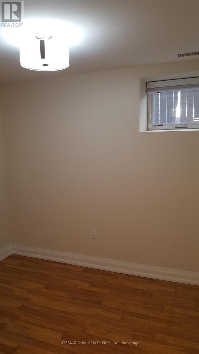 Lower - 24 Duggan Avenue, Toronto, Ontario  M4V 1Y2 - Photo 9 - C13056744