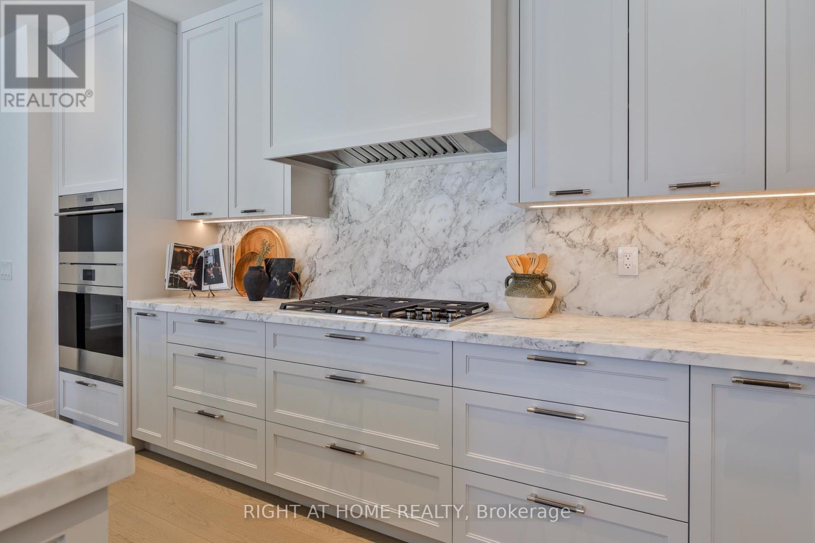 404 - 10 Prince Arthur Avenue, Toronto, Ontario  M5R 1A9 - Photo 14 - C13056756