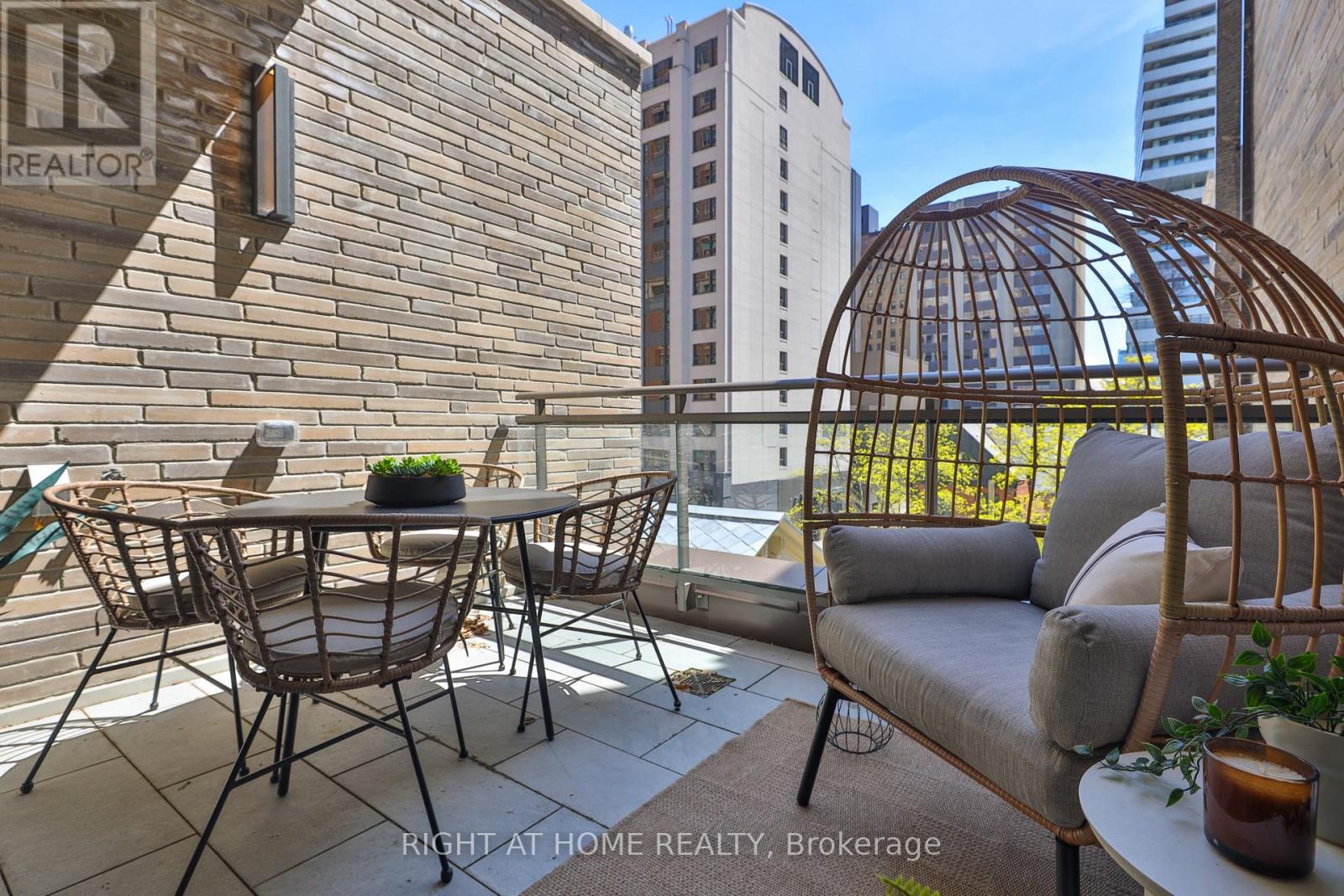 404 - 10 Prince Arthur Avenue, Toronto, Ontario  M5R 1A9 - Photo 8 - C13056756