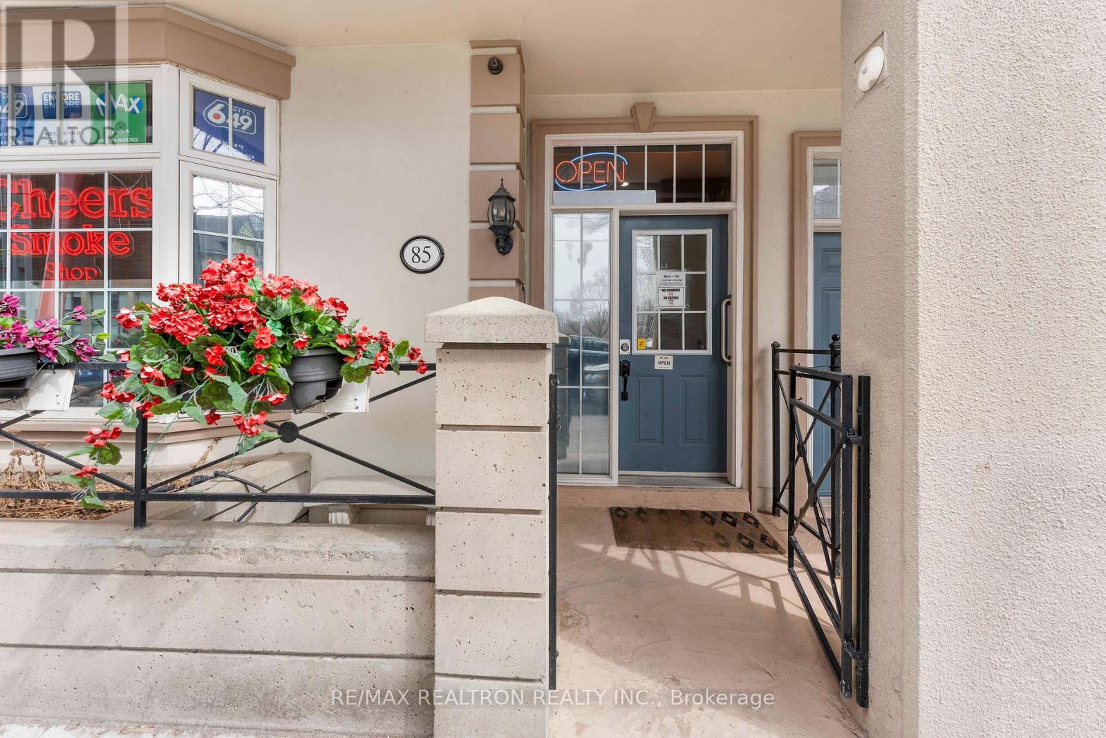 85 Mccaul Street N, Toronto, Ontario  M5T 2W7 - Photo 3 - C13056862