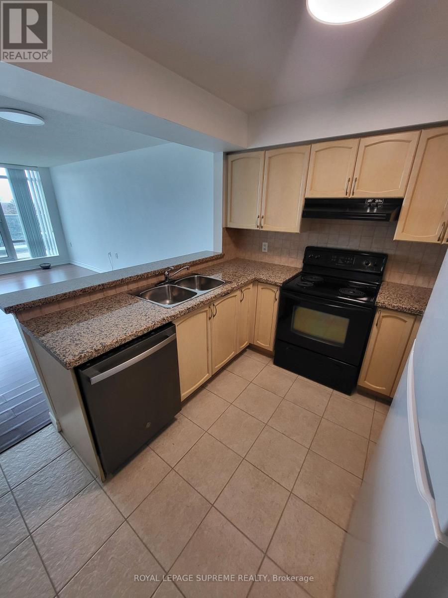 702 - 3830 Bathurst Street, Toronto, Ontario  M3H 6C5 - Photo 1 - C13056870