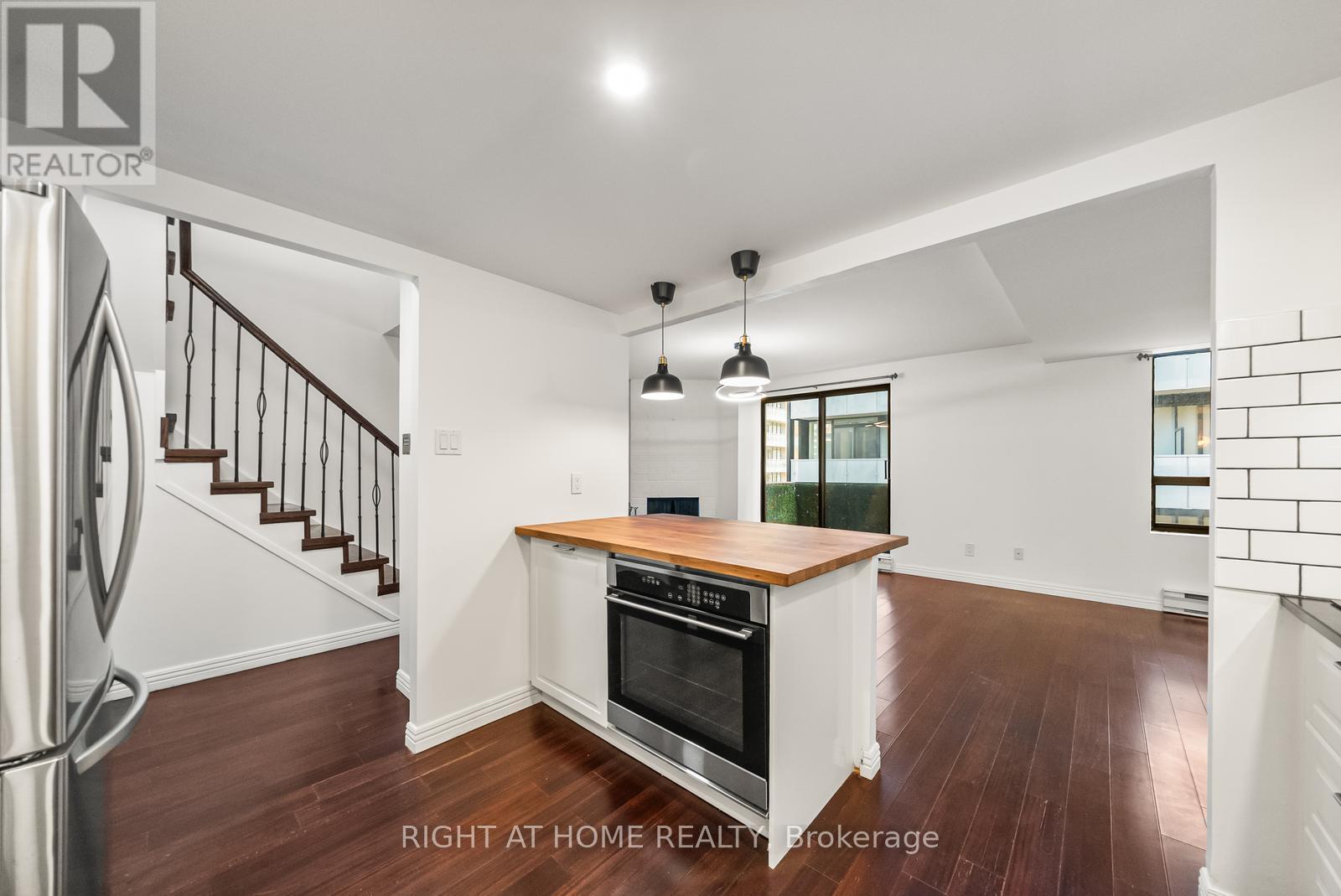 605 - 19 Dundonald Street, Toronto, Ontario  M4Y 1K3 - Photo 12 - C13056914