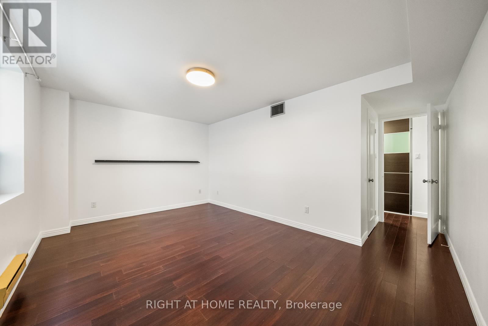 605 - 19 Dundonald Street, Toronto, Ontario  M4Y 1K3 - Photo 25 - C13056914