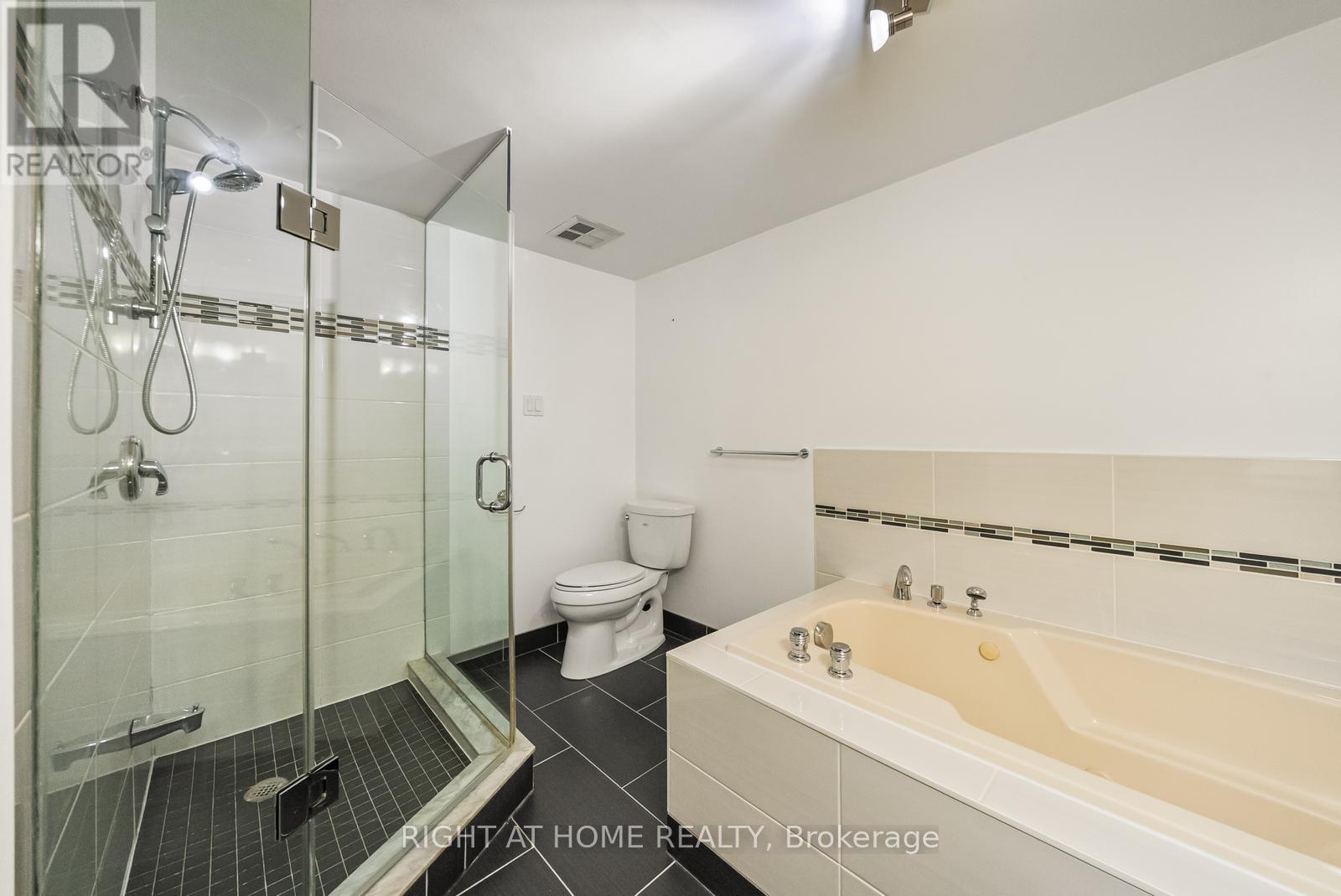 605 - 19 Dundonald Street, Toronto, Ontario  M4Y 1K3 - Photo 29 - C13056914