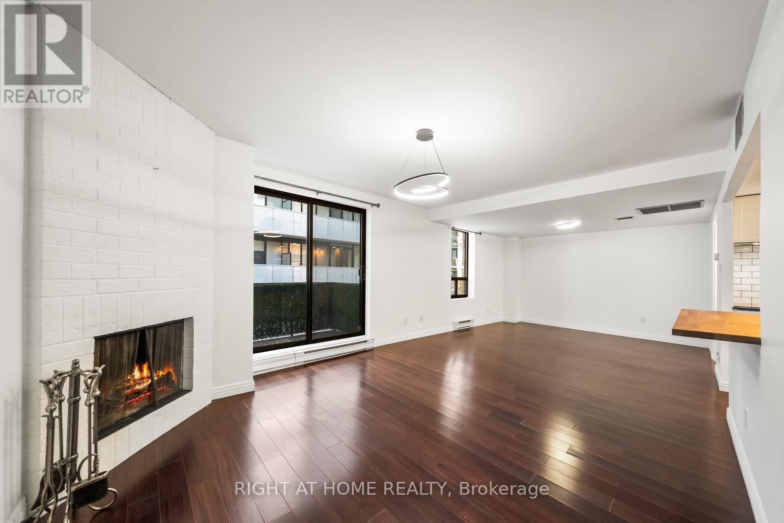 605 - 19 Dundonald Street, Toronto, Ontario  M4Y 1K3 - Photo 3 - C13056914