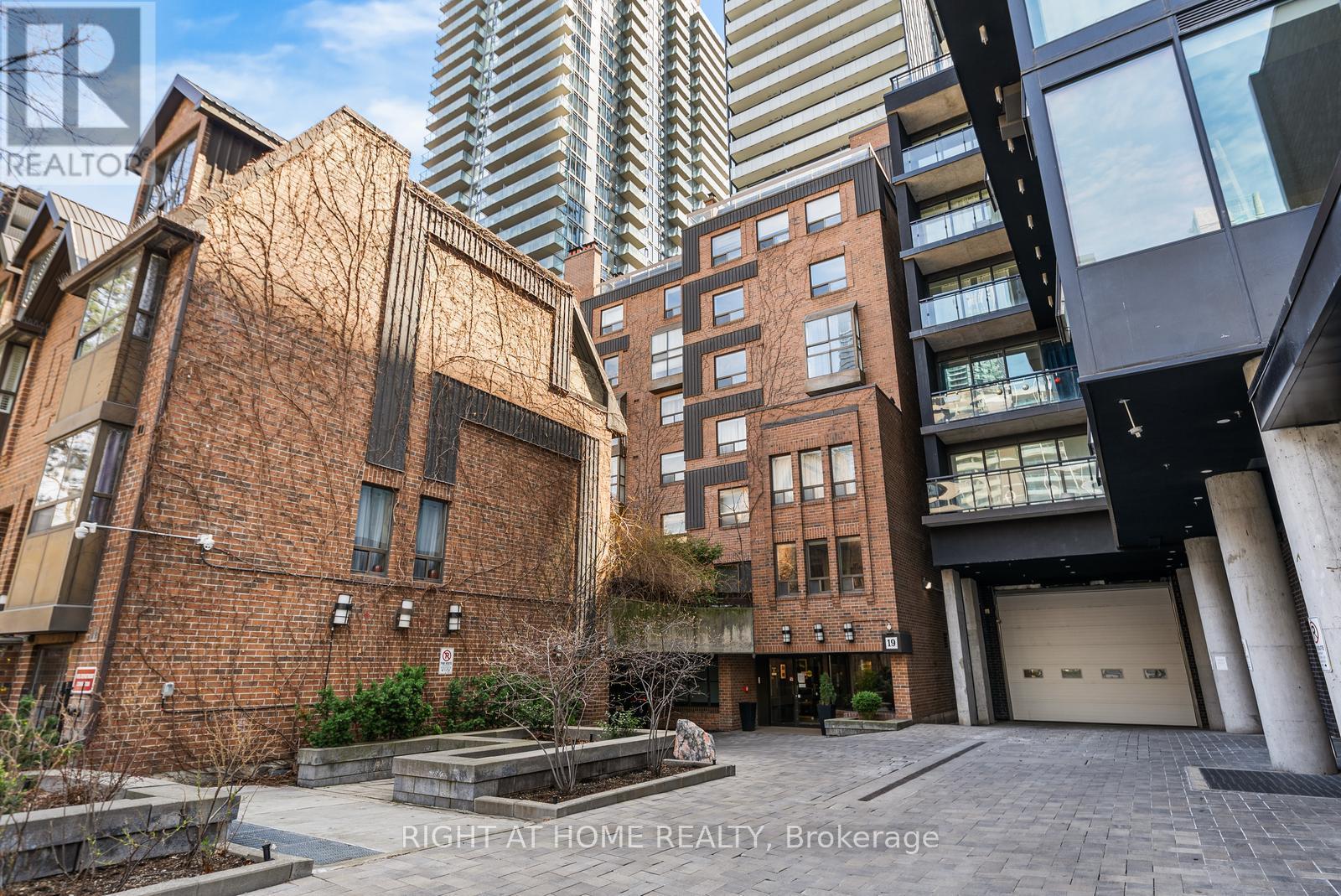 605 - 19 Dundonald Street, Toronto, Ontario  M4Y 1K3 - Photo 38 - C13056914