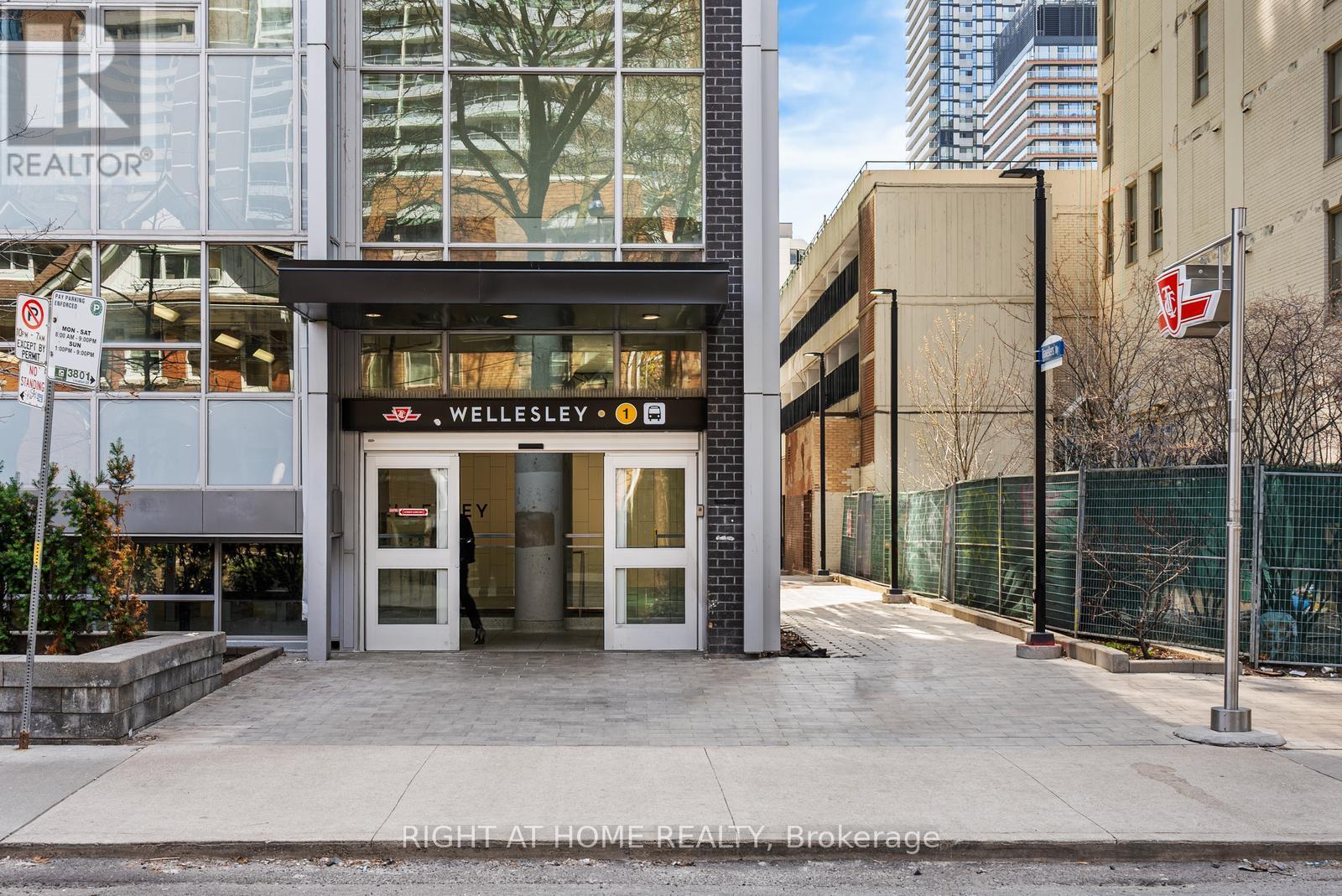 605 - 19 Dundonald Street, Toronto, Ontario  M4Y 1K3 - Photo 40 - C13056914